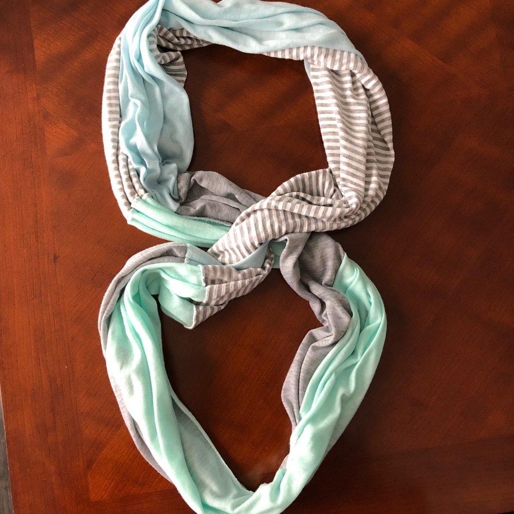 Infinity scarf 🧣 - Picture 2 of 3